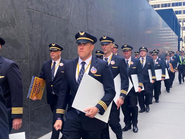 United Airlines pilots protest for a new co<em></em>ntract in downtown Chicago