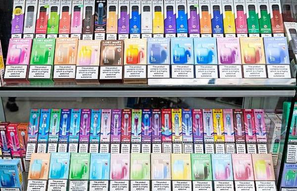 Vaping products in shop fro<em></em>nts in Dublin this week