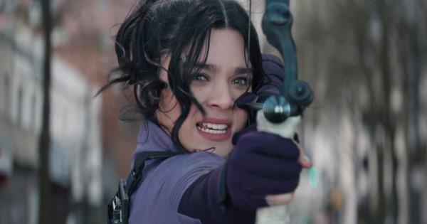 Hailee-Steinfeld-Hawkeye (1)