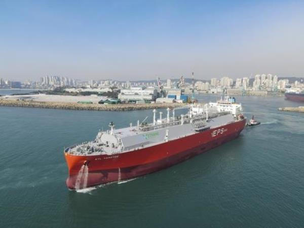 An ethane carrier built by HD Hyundai Heavy Industries Co., one of HD Korea Shipbuilding's three shipbuilding units (PHOTO NOT FOR SALE) (Yonhap) 