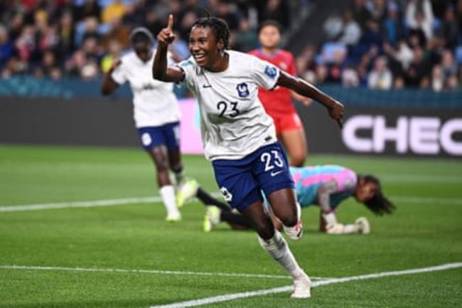 Bècho wheels away after scoring against Panama.