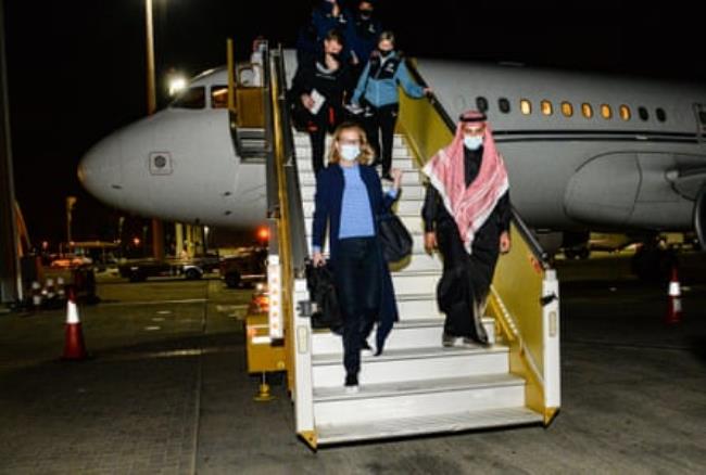 Amanda Staveley, with Eddie Howe behind her, exits the plane that took Newcastle to Jeddah in January 2022.