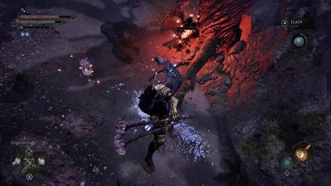 Player dual wielding two hammers and a<em></em>bout to attack an Umbral enemy lords of the fallen