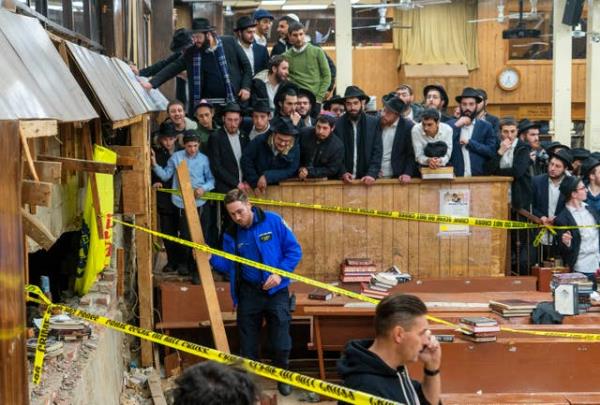 Secret tunnel in US synagogue leads to brawl between police and worshippers