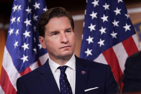 U.S. Rep. Dean Phillips (D-Minn.) announced his presidential bid in New Hampshire, suggesting he might compete in the state's thus-far unsanctio<em></em>ned primary.